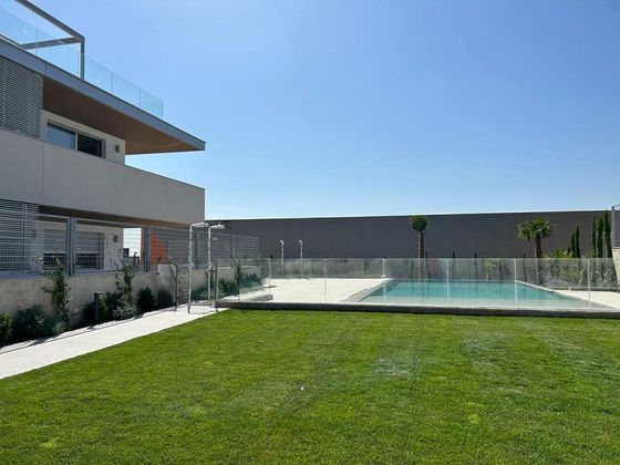Foto 1 de Àtic en venda a calle Condesa de Chinchón de 3 habitacions amb terrassa i piscina