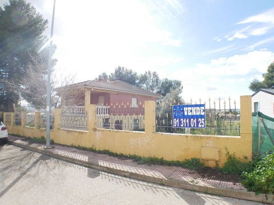 Foto 2 de Venta de terreno en Colmenar de Oreja de 880 m²