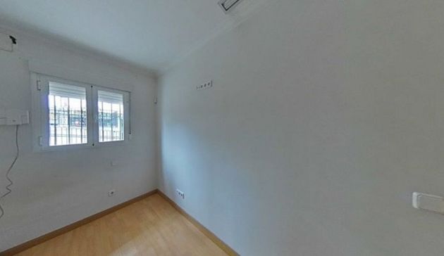 Foto 1 de Venta de piso en calle Del Néctar de 2 habitaciones con garaje y aire acondicionado