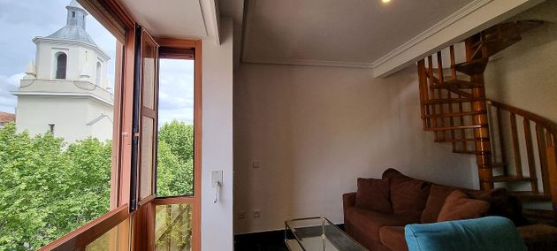 Foto 2 de Alquiler de ático en Bellas Vistas de 1 habitación con balcón y aire acondicionado