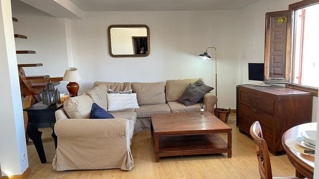 Foto 1 de Dúplex en lloguer a Universidad - Malasaña de 2 habitacions amb mobles i balcó