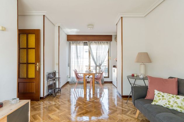 Foto 1 de Ático en alquiler en Cuatro Caminos de 1 habitación con terraza y muebles