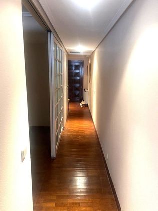 Foto 2 de Piso en alquiler en Jerónimos de 1 habitación con terraza y muebles