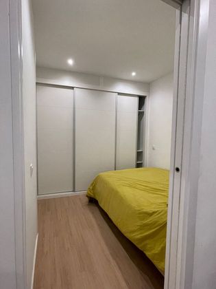 Foto 2 de Alquiler de piso en Embajadores - Lavapiés de 2 habitaciones con muebles y aire acondicionado