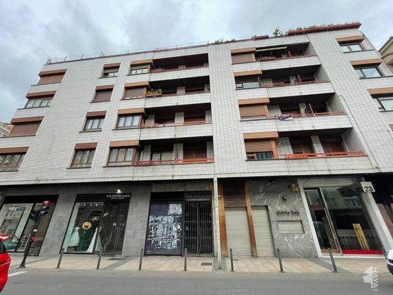 Foto 1 de Local en venda a Centro - Vitoria-Gasteiz amb ascensor
