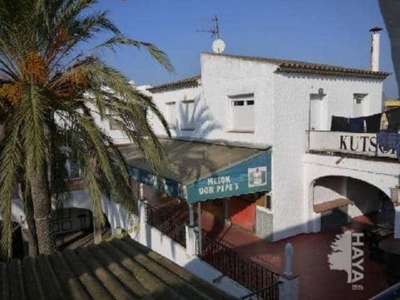 Foto 1 de Venta de piso en Castelló d'Empúries poble de 2 habitaciones con terraza