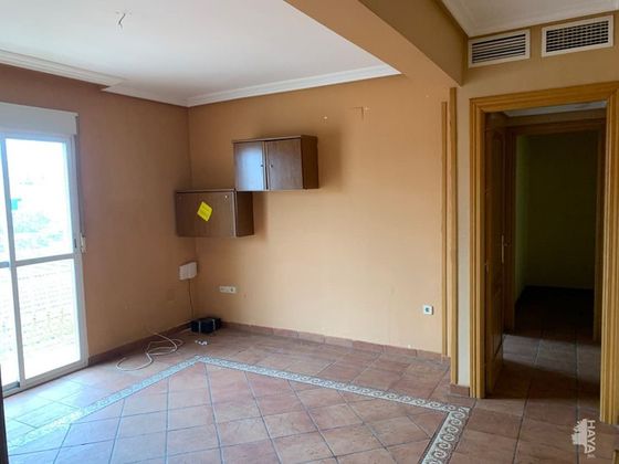 Foto 2 de Pis en venda a Linares de 4 habitacions amb aire acondicionat i calefacció