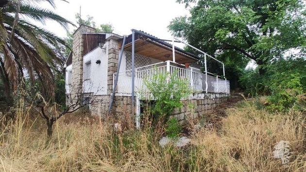 Foto 2 de Casa en venda a Villa del Prado de 3 habitacions amb piscina i garatge