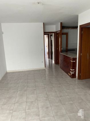Foto 1 de Venta de piso en Sénia, la de 3 habitaciones con terraza y aire acondicionado