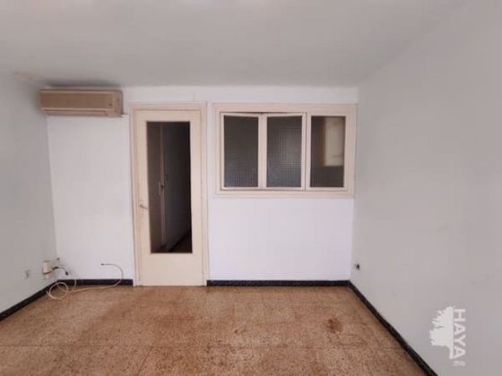 Foto 2 de Casa en venta en Torrelavit de 3 habitaciones con garaje y aire acondicionado