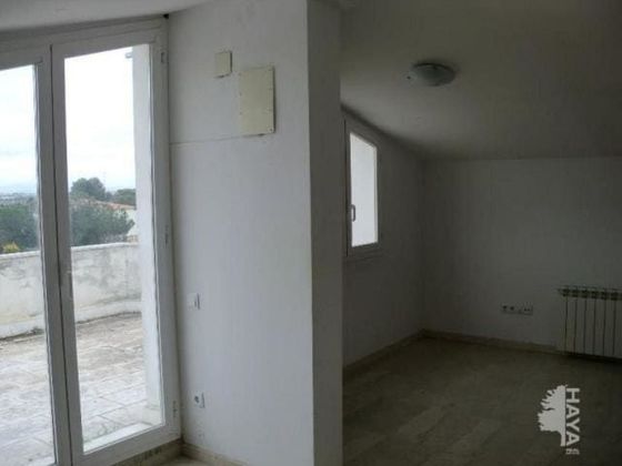 Foto 2 de Casa en venda a Rosselló de 5 habitacions amb terrassa i garatge