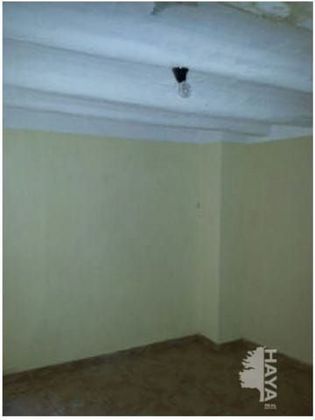 Foto 2 de Piso en venta en Montbrió del Camp de 2 habitaciones con terraza y garaje