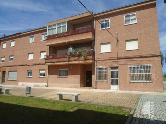 Foto 1 de Venta de piso en Fuentes de Oñoro de 3 habitaciones con terraza y aire acondicionado