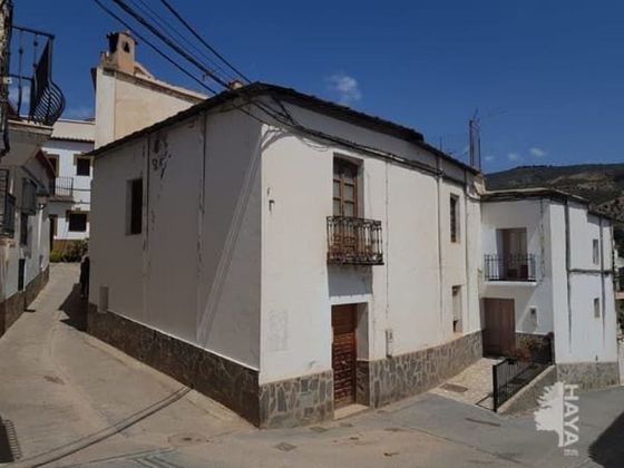 Foto 2 de Piso en venta en Ugíjar de 4 habitaciones con jardín