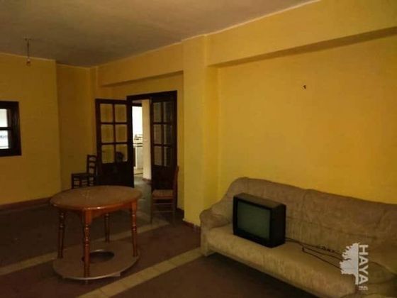 Foto 2 de Piso en venta en Santa Marina - La Paz de 4 habitaciones con ascensor