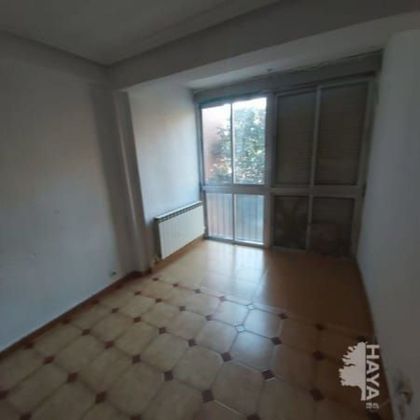 Foto 2 de Venta de piso en Palomeras bajas de 3 habitaciones con jardín y calefacción