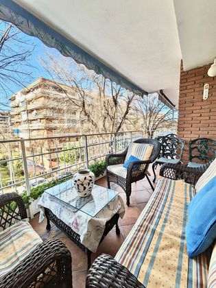 Foto 2 de Piso en venta en calle Del Pintor Sorolla de 4 habitaciones con terraza y jardín