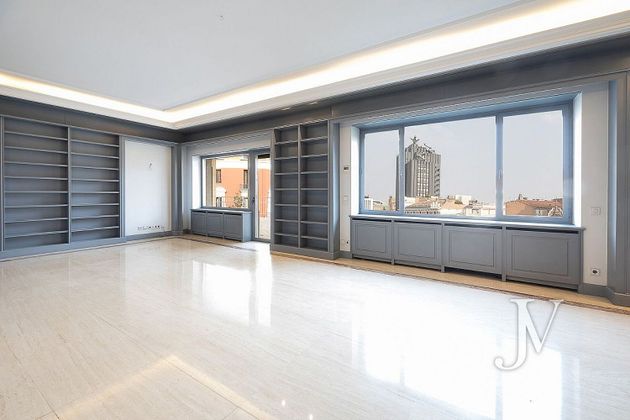 Foto 1 de Alquiler de piso en Almagro de 10 habitaciones con terraza y garaje