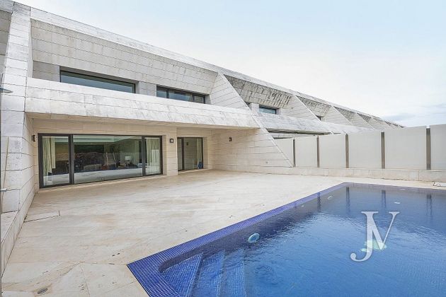 Foto 1 de Casa en venta en La Finca de 5 habitaciones con terraza y piscina