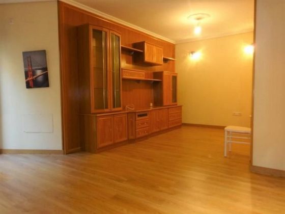 Foto 2 de Piso en alquiler en Tres Olivos - Valverde de 2 habitaciones con terraza y calefacción
