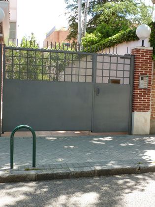 Foto 2 de Garaje en venta en calle De Agastia de 10 m²
