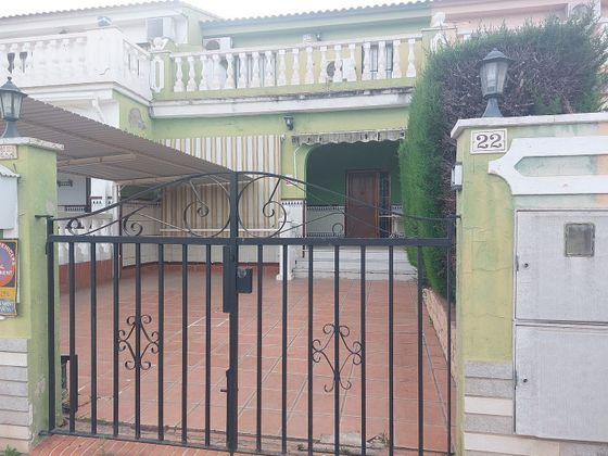 Foto 2 de Casa adossada en venda a Plaça Eliptica-Republica Argentina-Germanies de 4 habitacions amb terrassa i garatge