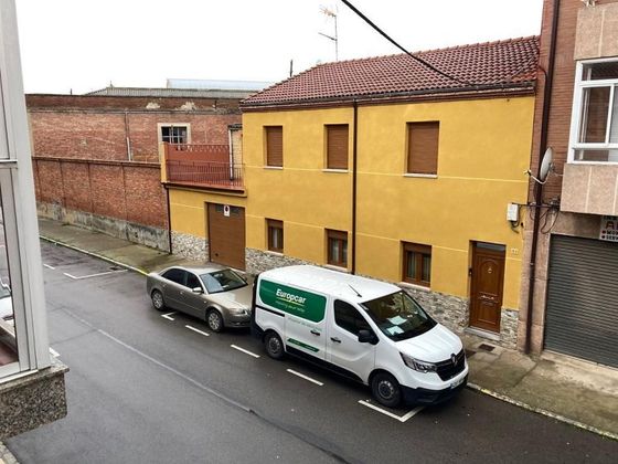 Foto 2 de Pis en venda a Trobajo del Camino de 2 habitacions amb terrassa