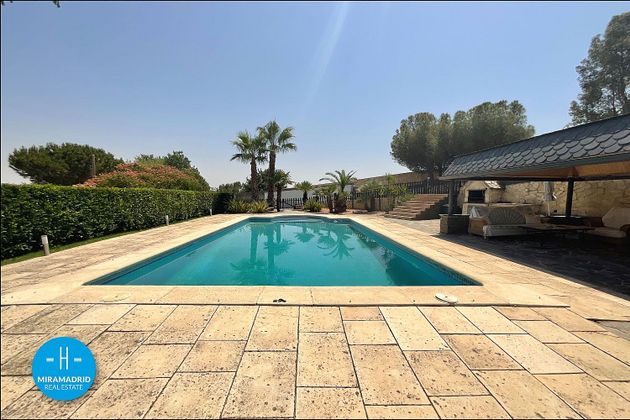 Foto 1 de Xalet en venda a Serracines de 4 habitacions amb terrassa i piscina