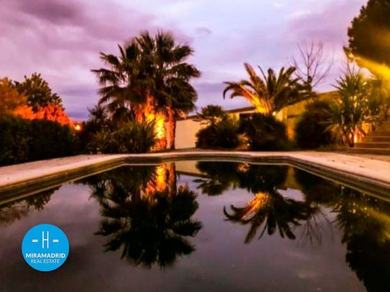 Foto 2 de Venta de chalet en Serracines de 4 habitaciones con terraza y piscina