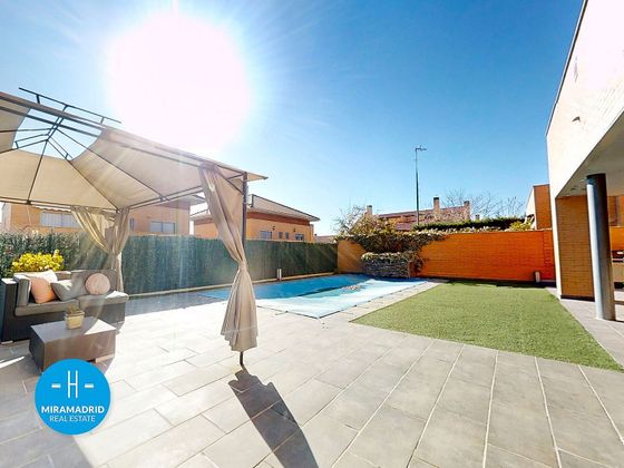 Foto 1 de Xalet en venda a Miramadrid de 4 habitacions amb terrassa i piscina