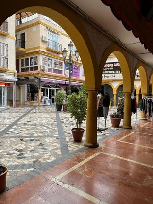 Foto 1 de Local en venda a plaza De Andalucia amb aire acondicionat i calefacció