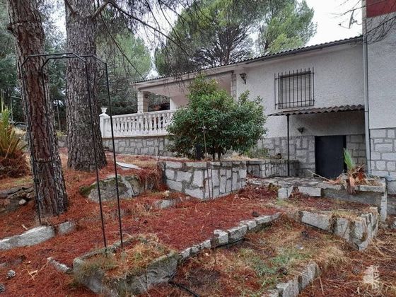 Foto 2 de Casa en venda a Villa del Prado de 5 habitacions amb terrassa i piscina