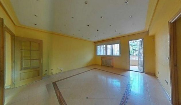Foto 1 de Pis en venda a Casa Amarilla de 3 habitacions amb terrassa i piscina