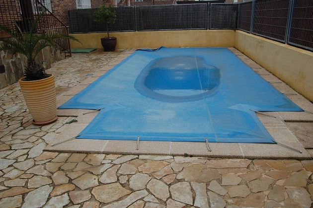 Foto 2 de Chalet en venta en Griñón de 5 habitaciones con terraza y piscina