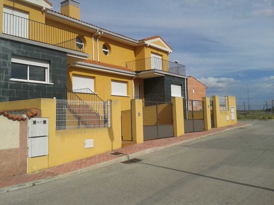 Foto 1 de Casa en venda a Torrejón del Rey de 4 habitacions amb terrassa i garatge