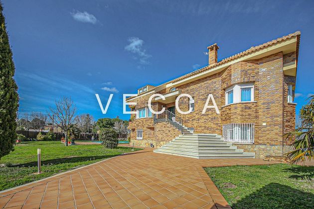 Foto 2 de Xalet en venda a Fresnedillas de la Oliva de 5 habitacions amb terrassa i piscina