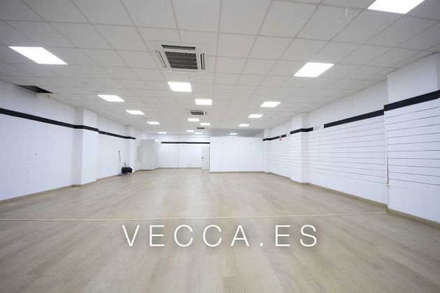 Foto 2 de Alquiler de local en Almenara de 245 m²