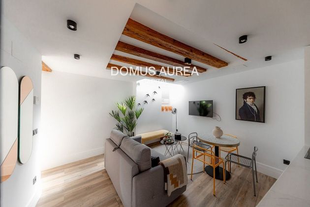 Foto 1 de Àtic en lloguer a Universidad - Malasaña de 2 habitacions amb mobles i aire acondicionat