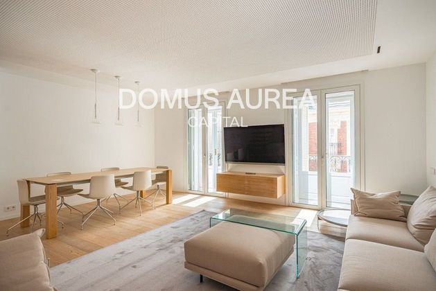 Foto 2 de Dúplex en alquiler en Recoletos de 3 habitaciones con balcón y aire acondicionado