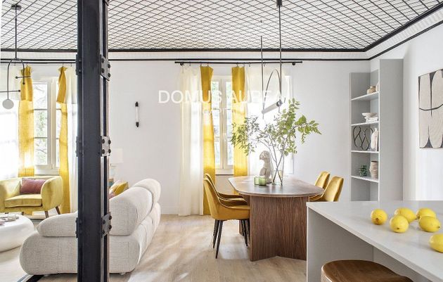 Foto 1 de Alquiler de piso en Almagro de 3 habitaciones con muebles y aire acondicionado