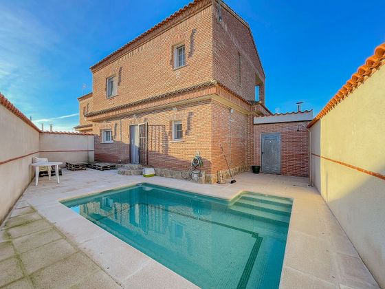Foto 1 de Casa en venda a Cazalegas de 3 habitacions amb terrassa i piscina