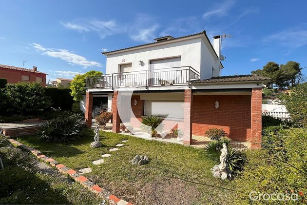 Foto 2 de Casa en venta en Sant Llorenç d´Hortons de 4 habitaciones con terraza y piscina