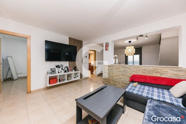 Foto 2 de Casa en venta en Sant Vicenç dels Horts de 3 habitaciones con terraza y aire acondicionado