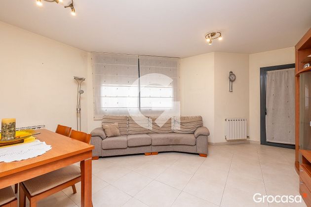 Foto 2 de Piso en venta en Sant Vicenç dels Horts de 3 habitaciones con aire acondicionado y calefacción