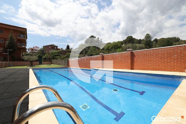 Foto 1 de Pis en venda a Sant Vicenç dels Horts de 3 habitacions amb terrassa i piscina