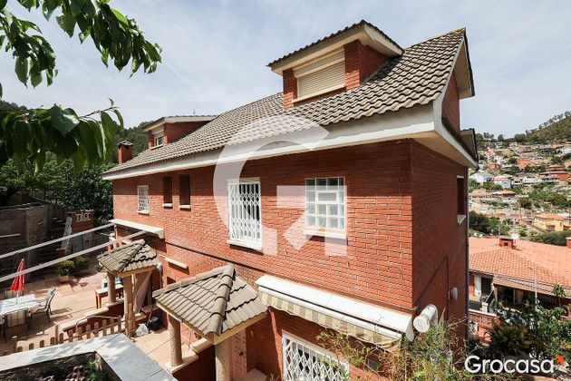 Foto 2 de Casa en venda a Santa Coloma de Cervelló de 7 habitacions amb terrassa i jardí