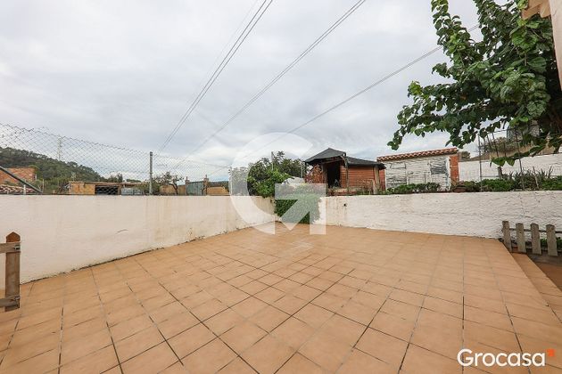 Foto 2 de Casa en venda a Santa Coloma de Cervelló de 4 habitacions amb terrassa i jardí