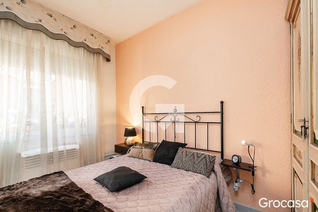 Foto 2 de Piso en venta en Sants-Badal de 3 habitaciones con aire acondicionado y calefacción