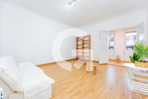 Foto 1 de Piso en venta en Centre - Cornellà de Llobregat de 4 habitaciones con terraza y balcón