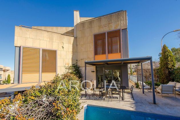 Foto 2 de Casa adossada en venda a Peñagrande de 4 habitacions amb terrassa i piscina